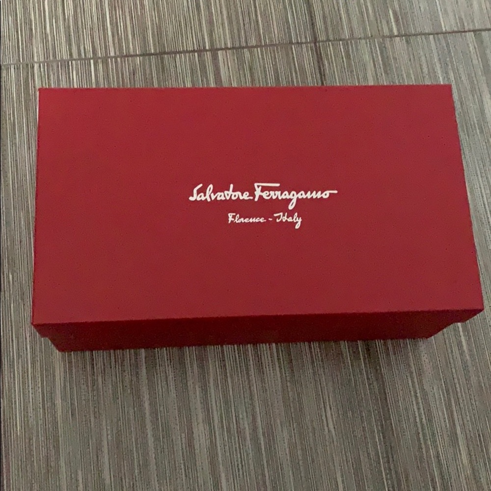 Shoe box